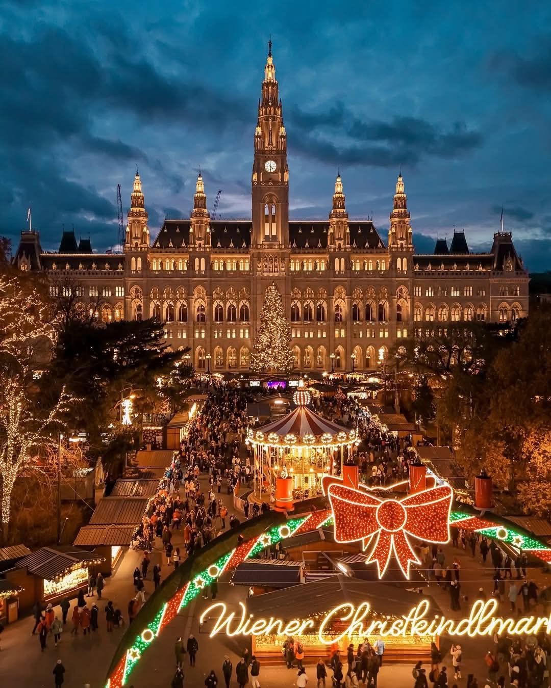 Rathausplatz Christmas Market