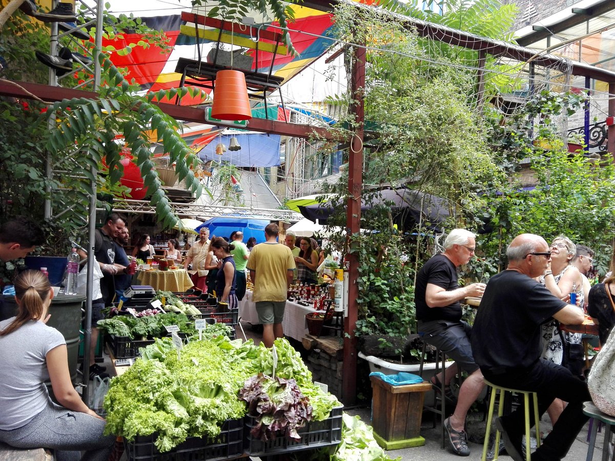 Szimpla Gozsdu Weekend Market