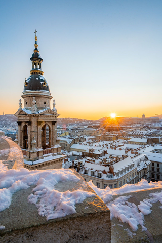1213099470083202.3EHkFdYF9LOofvvrGYL0 height640 Vörösmarty Square Christmas Market, Budapest