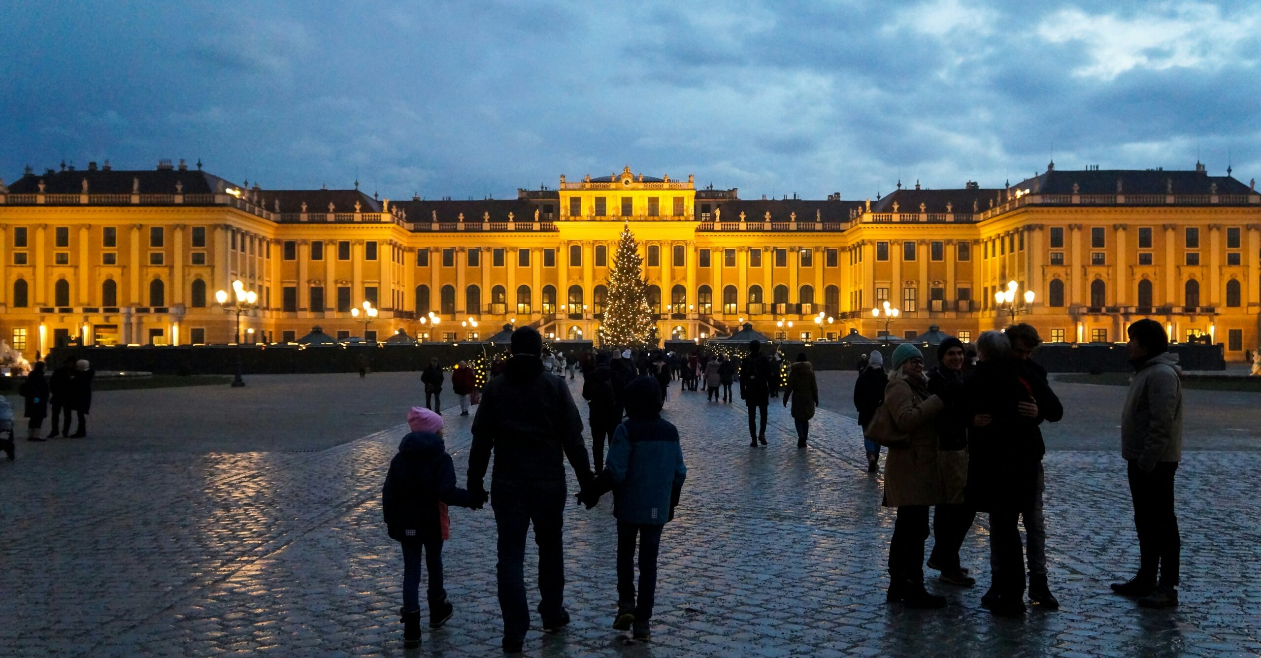 Schonbrunn Christmas Market scaled Belvedere Palace Christmas Market